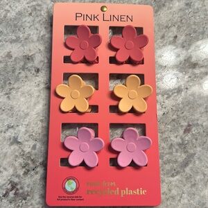 Small flower claw hair clips perfect for styling young girls hair